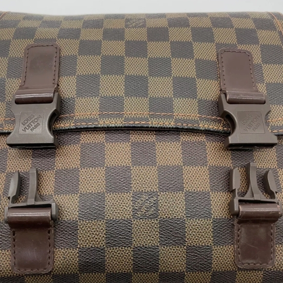 Louis Vuitton Melville Damier Ebene Camera Messenger Crossbody Bag - Picture 17 of 17